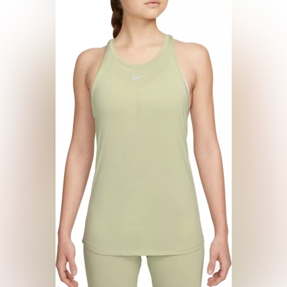 NWT! Nike One Luxe Dri-FIT Tank Top - Size Large 💿